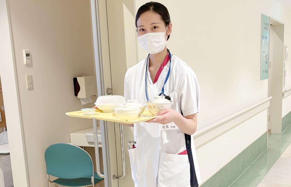 配膳、日勤者への申し送り